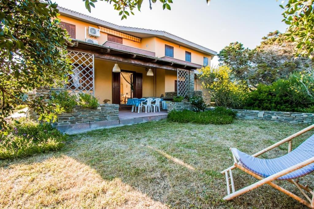 Апартаменты L' Elicriso, A Pochi Passi Dal Mare Con Giardino Privato - The Elicriso, A Few Meters From The Sea, With Private Garden Стинтино Экстерьер фото