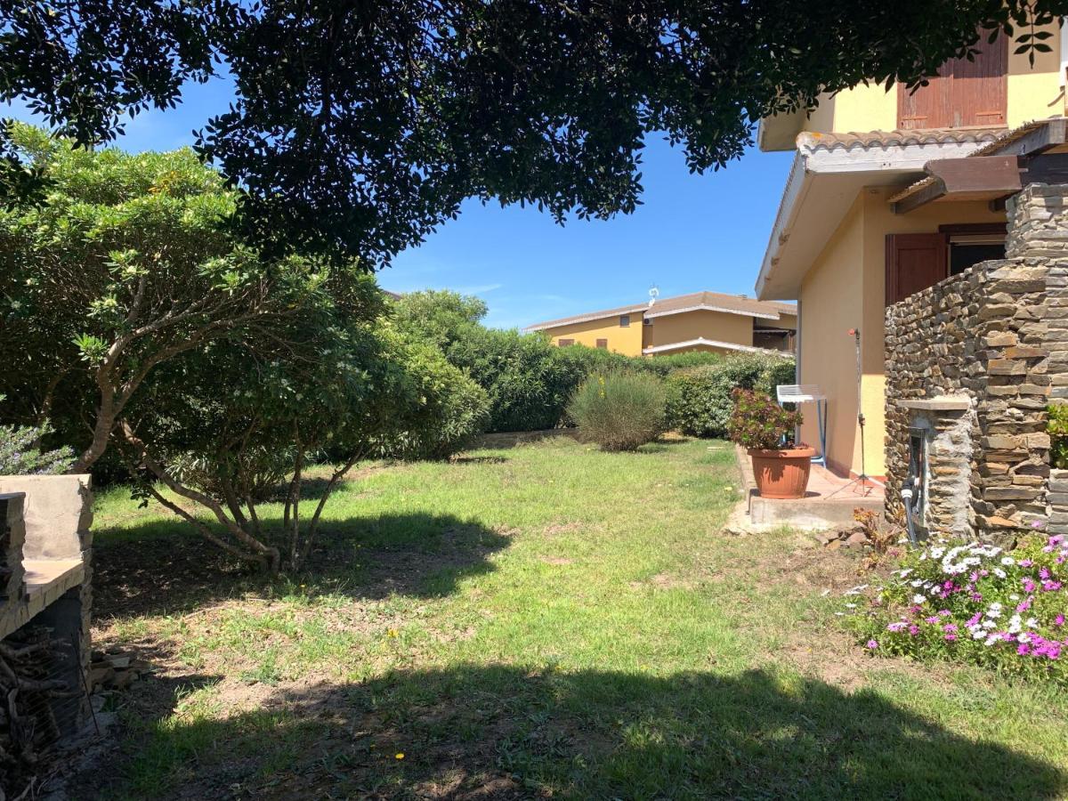 Апартаменты L' Elicriso, A Pochi Passi Dal Mare Con Giardino Privato - The Elicriso, A Few Meters From The Sea, With Private Garden Стинтино Экстерьер фото